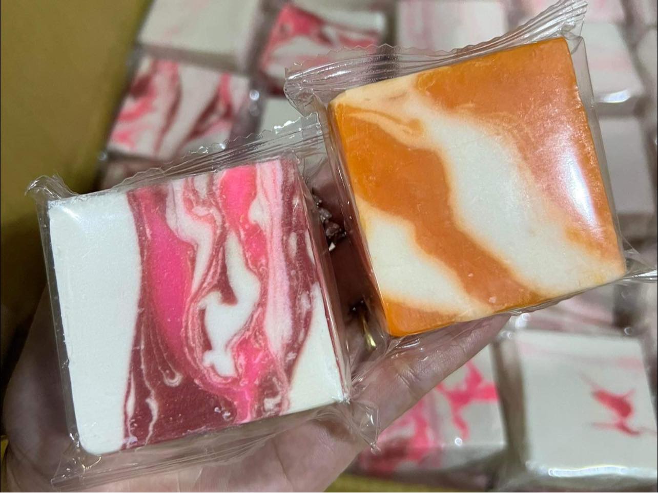 Rosmar Kagayaku Condensada Milk Soap