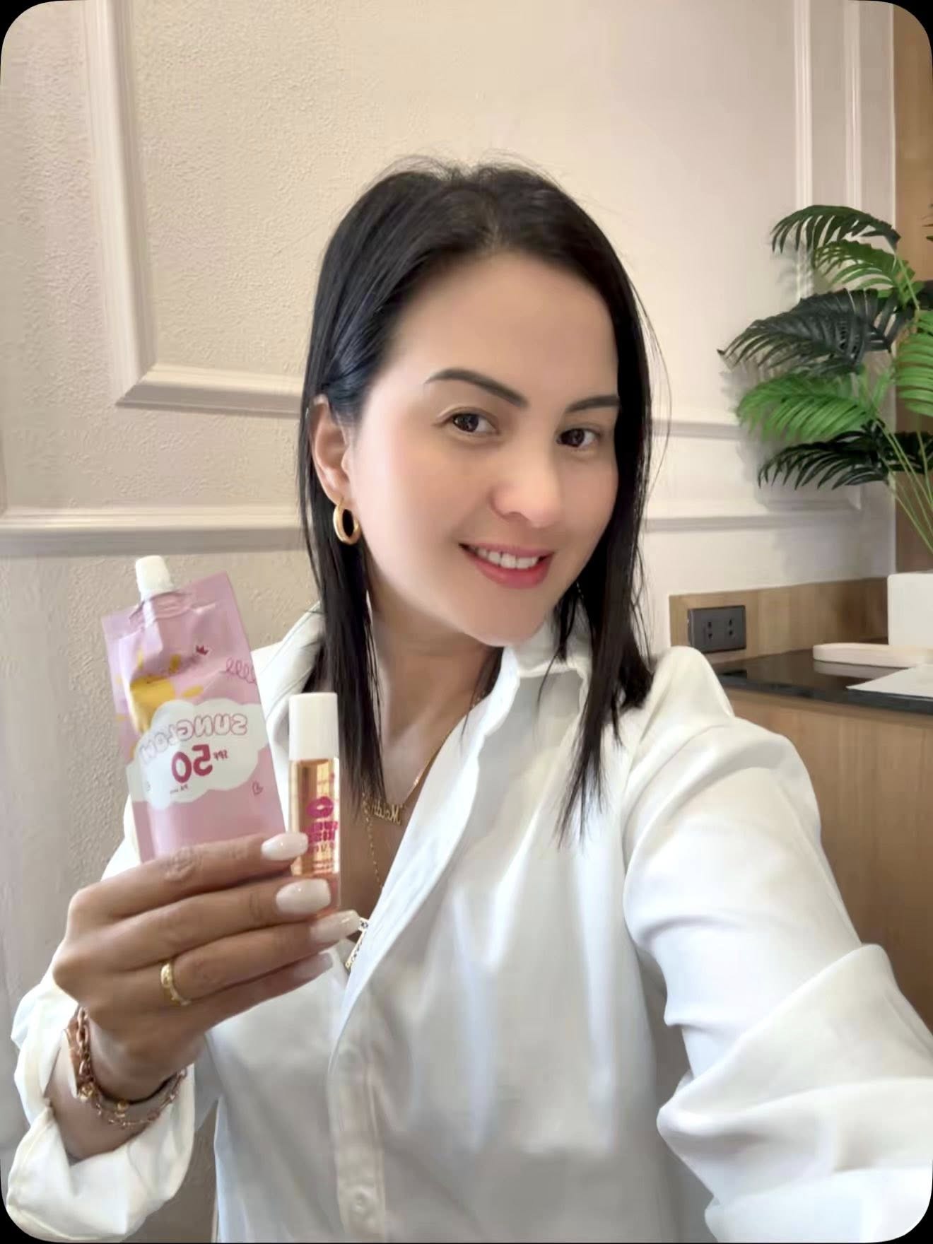 Buy 1 Take 1 • K-Beauty by Meldhen Sunglow Sunscreen SPF 50